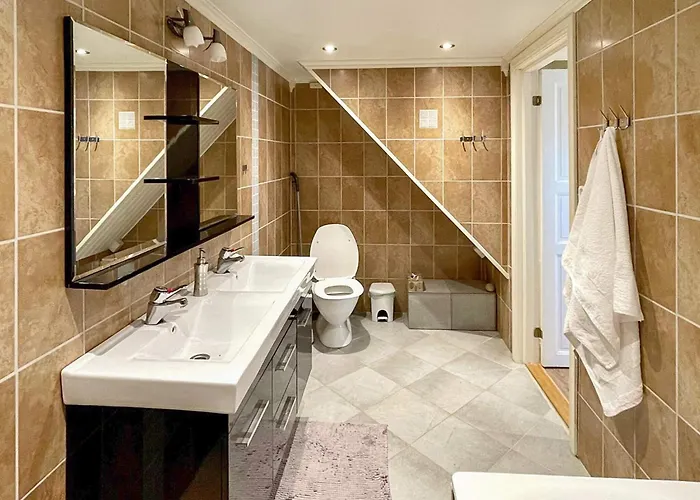 4 Person In Laupstad